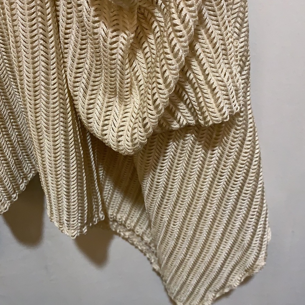 PARADISE ASYMMETRICAL TOP SZ S/M CROCHETED CREME FLOPPY POCKETS/LG BUTTON - Picture 2 of 8